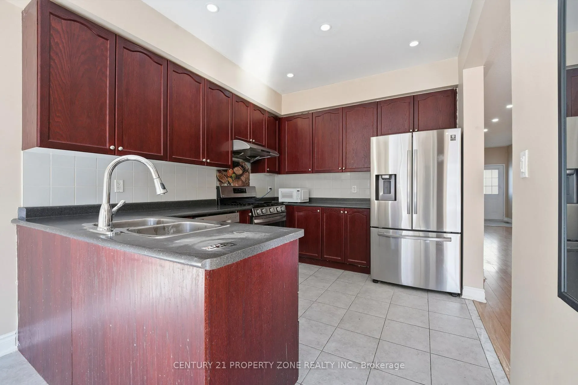 Photo 13 of Unit Upper, 50 Commodore Drive, Brampton, Credit Valley — HOMEH