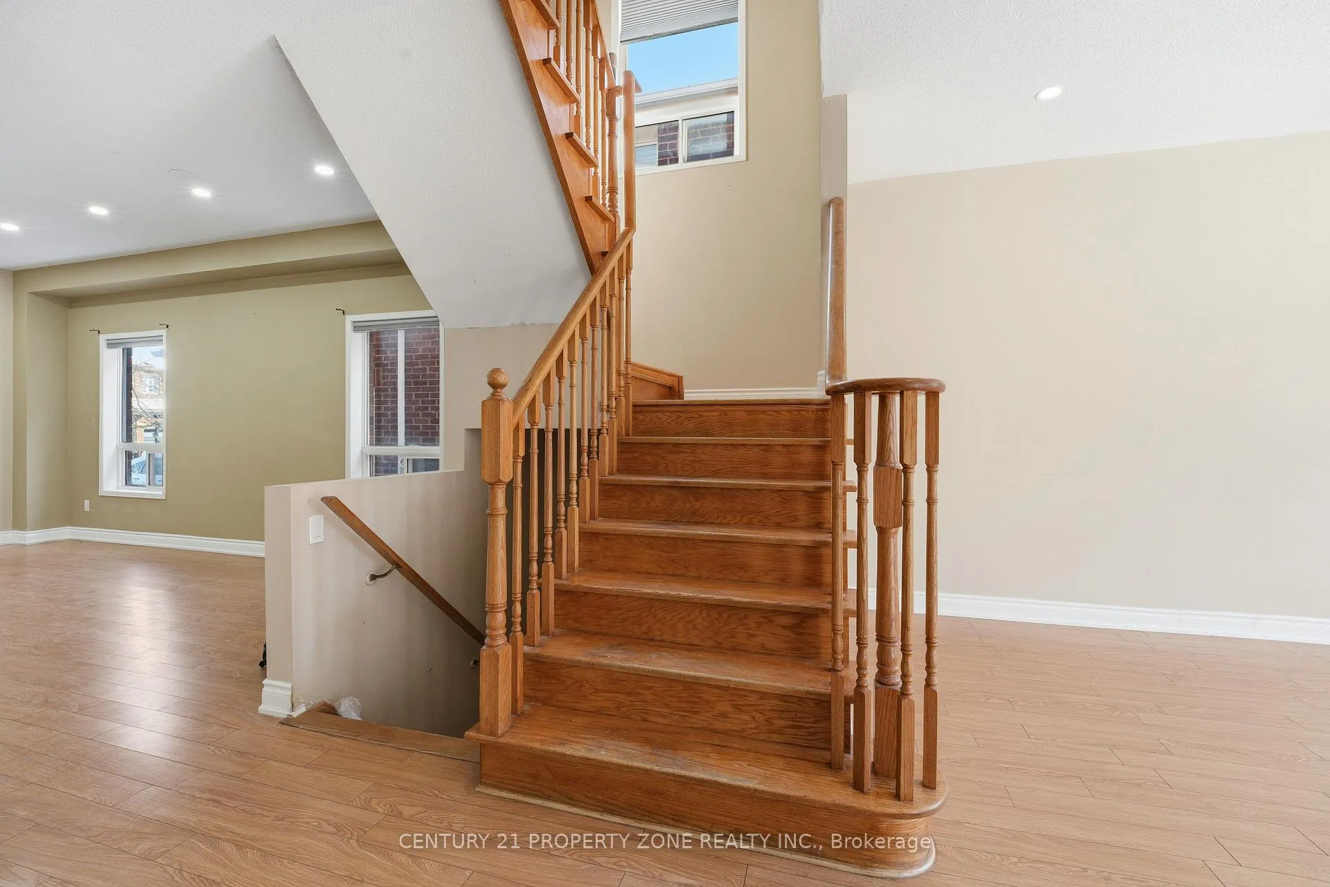 Photo 15 of Unit Upper, 50 Commodore Drive, Brampton, Credit Valley — HOMEH