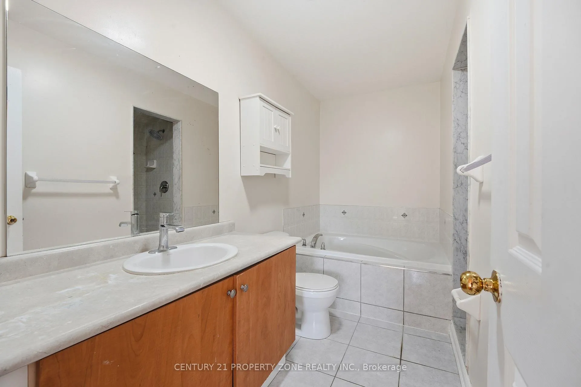 Photo 18 of Unit Upper, 50 Commodore Drive, Brampton, Credit Valley — HOMEH