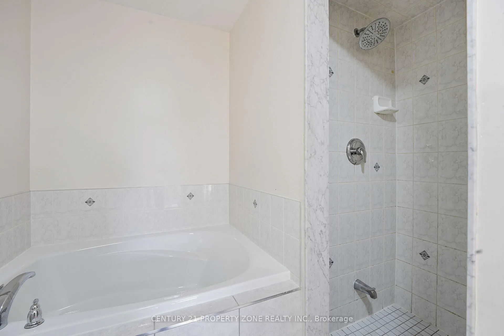 Photo 19 of Unit Upper, 50 Commodore Drive, Brampton, Credit Valley — HOMEH