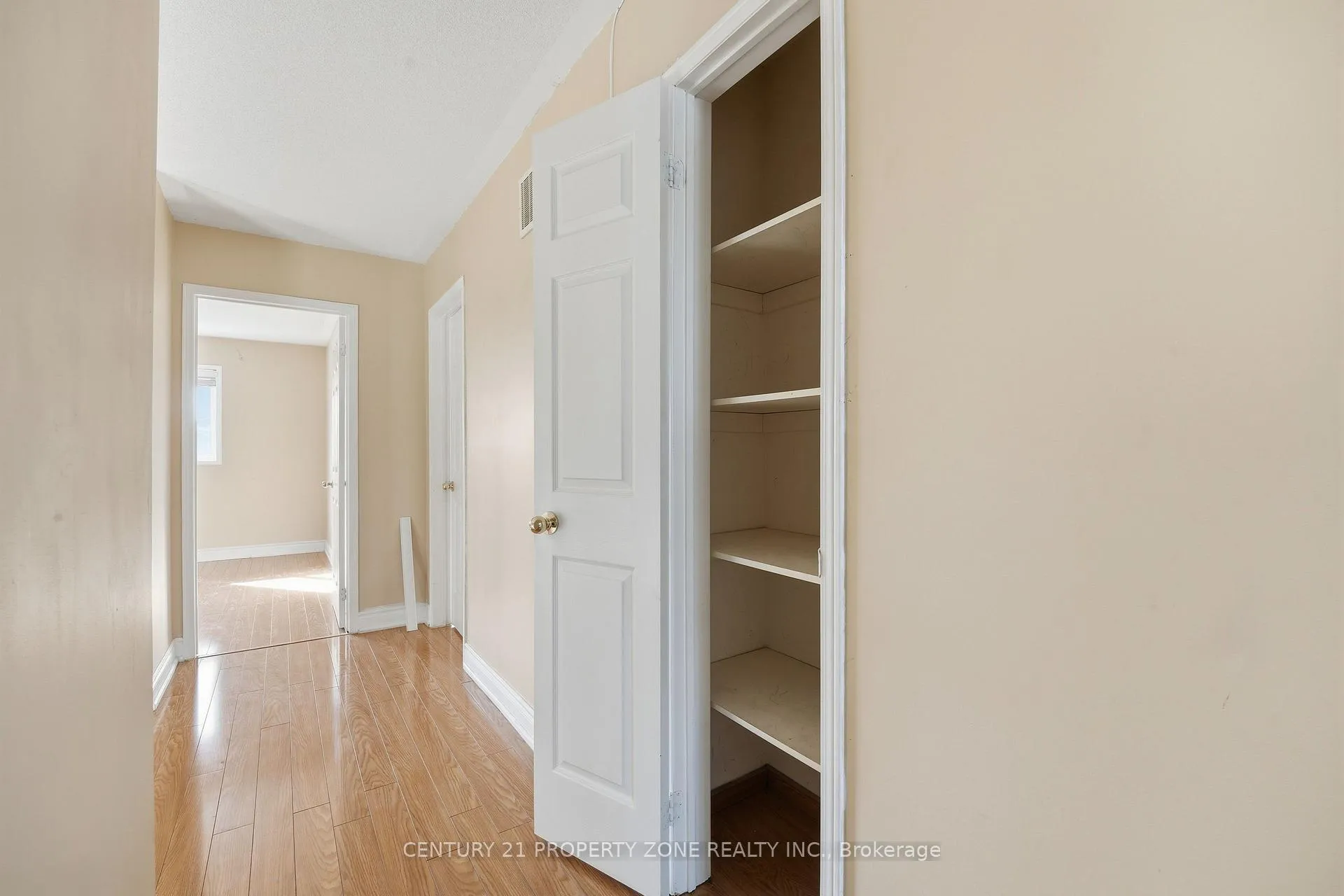 Photo 24 of Unit Upper, 50 Commodore Drive, Brampton, Credit Valley — HOMEH