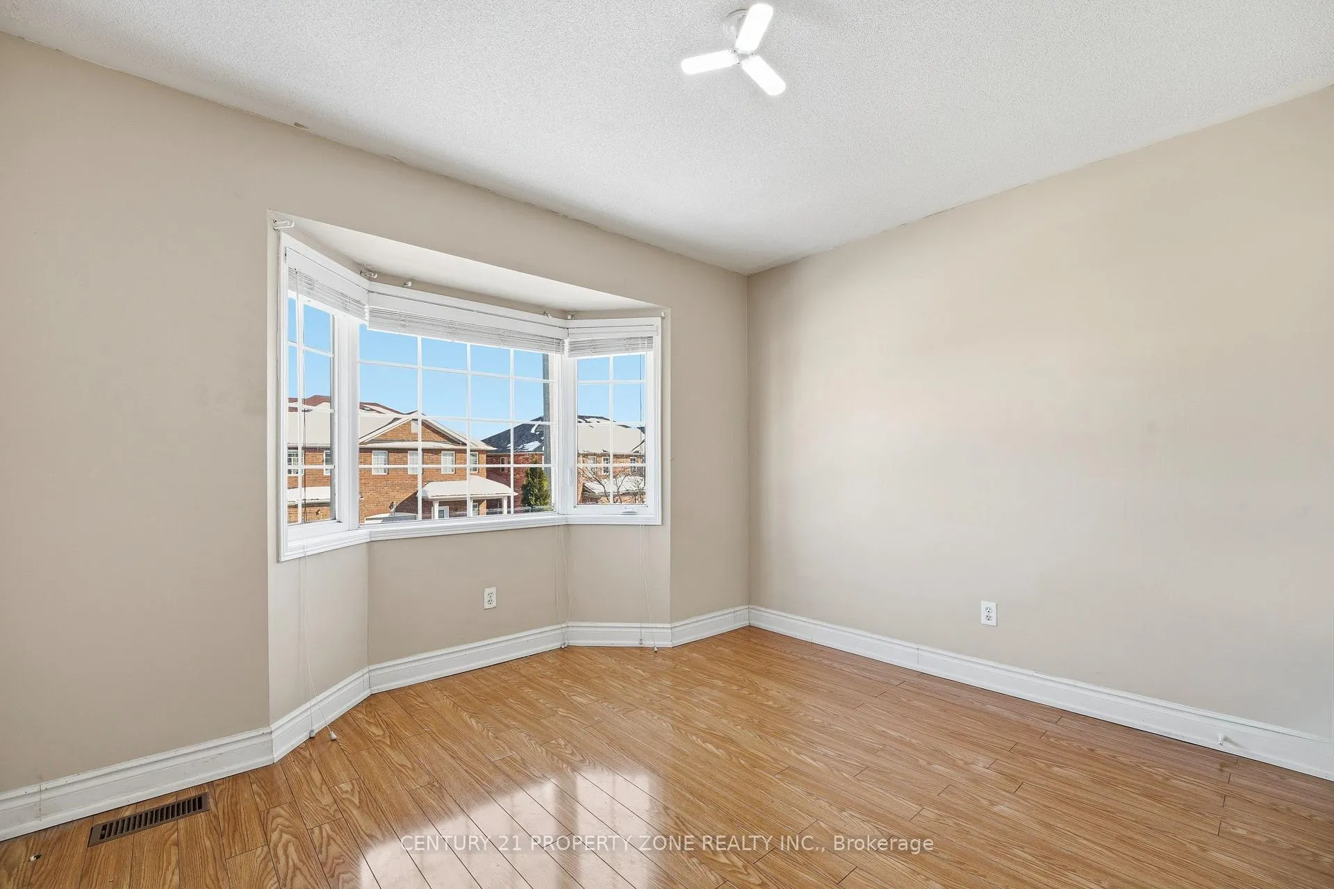 Photo 27 of Unit Upper, 50 Commodore Drive, Brampton, Credit Valley — HOMEH