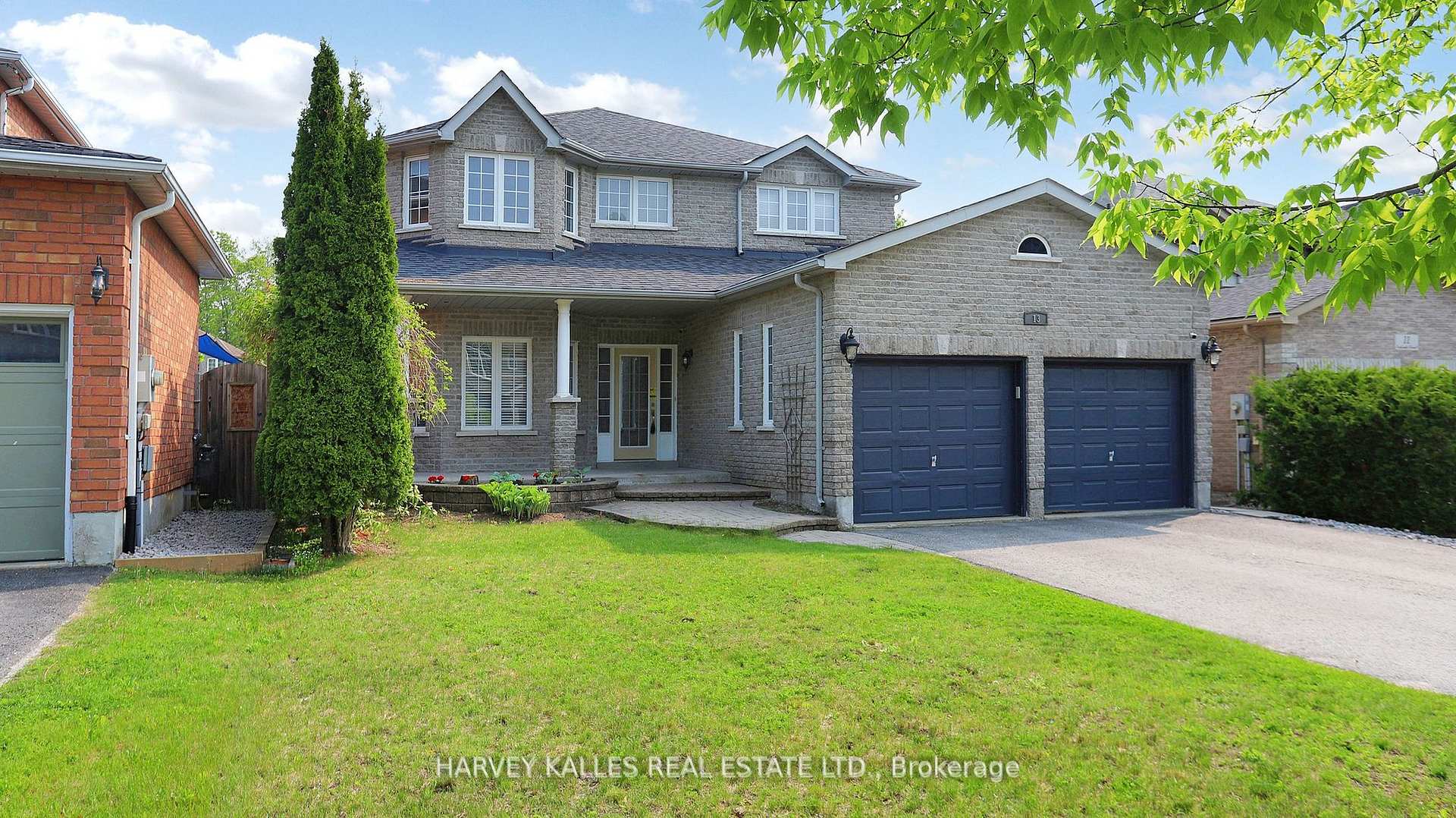 Photo 3 of 13 Oakside Court, Barrie, Ardagh — HOMEH