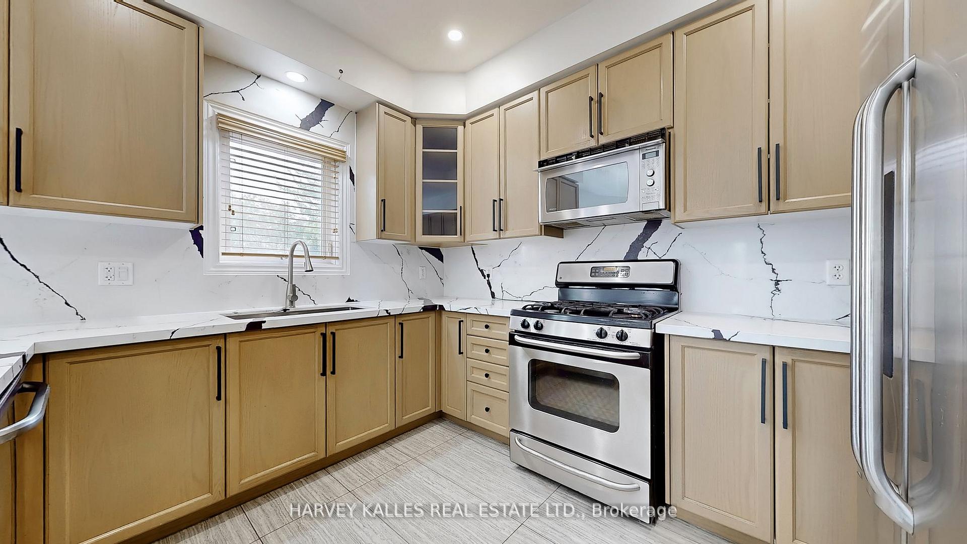 Photo 14 of 13 Oakside Court, Barrie, Ardagh — HOMEH