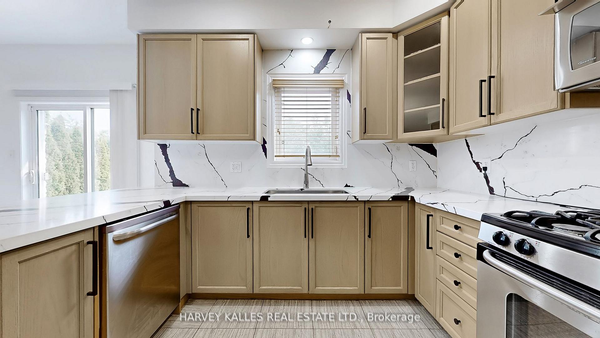 Photo 16 of 13 Oakside Court, Barrie, Ardagh — HOMEH