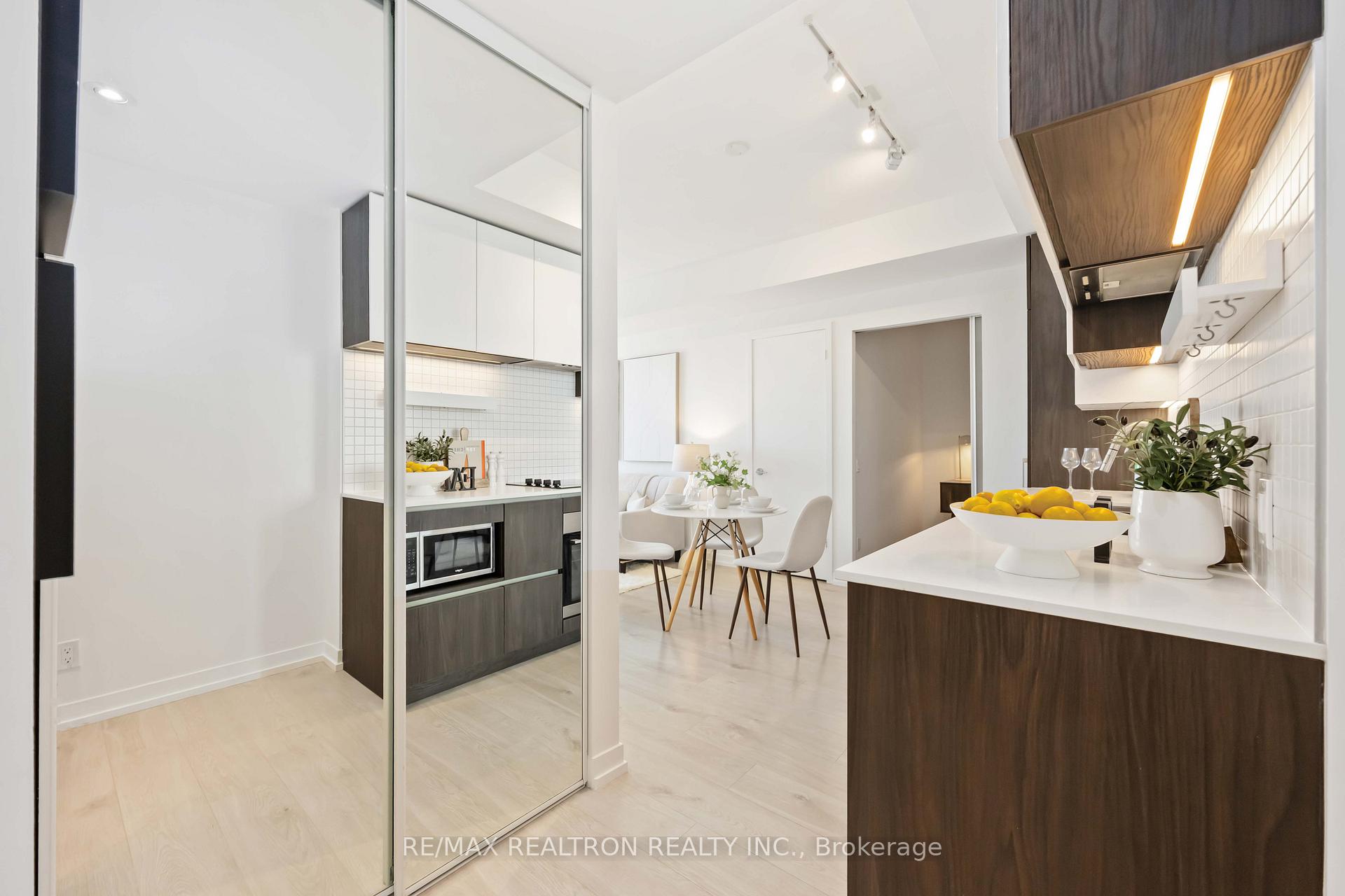 Photo 7 of Unit 3512, 5 Buttermill Avenue, Vaughan, Vaughan Corporate Centre — HOMEH