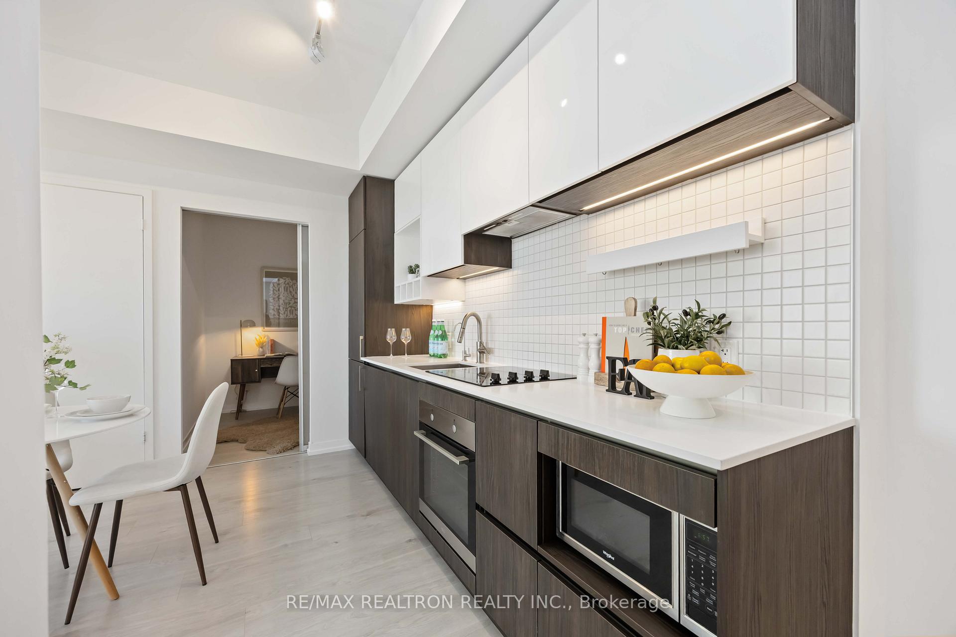 Photo 8 of Unit 3512, 5 Buttermill Avenue, Vaughan, Vaughan Corporate Centre — HOMEH