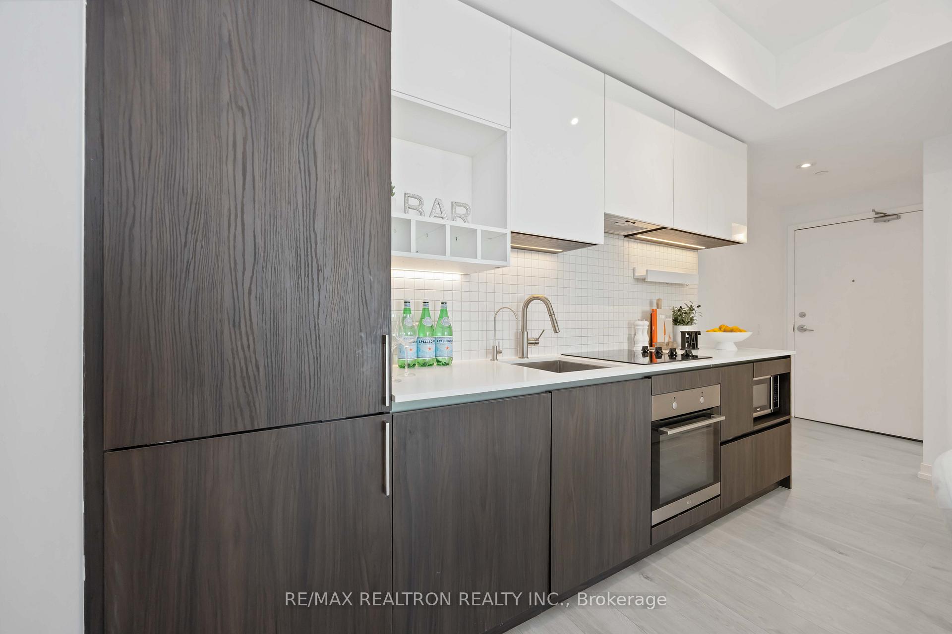 Photo 9 of Unit 3512, 5 Buttermill Avenue, Vaughan, Vaughan Corporate Centre — HOMEH