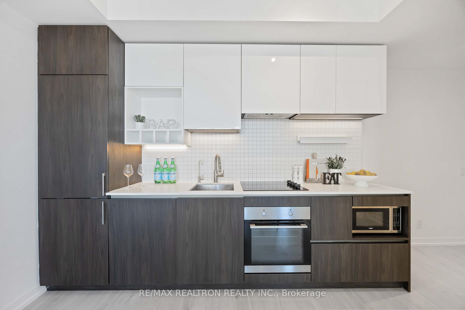 Photo 10 of Unit 3512, 5 Buttermill Avenue, Vaughan, Vaughan Corporate Centre — HOMEH