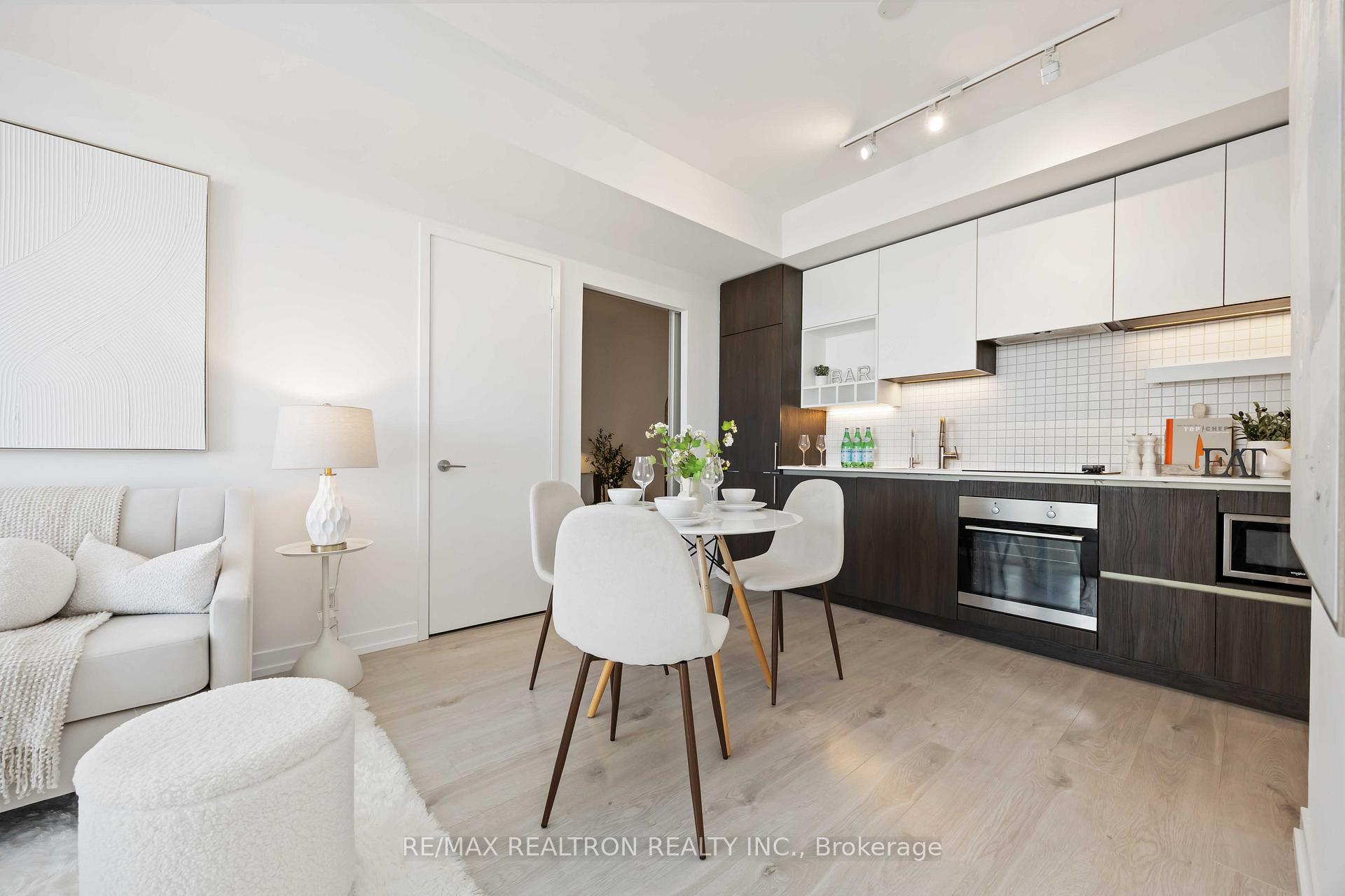 Photo 11 of Unit 3512, 5 Buttermill Avenue, Vaughan, Vaughan Corporate Centre — HOMEH