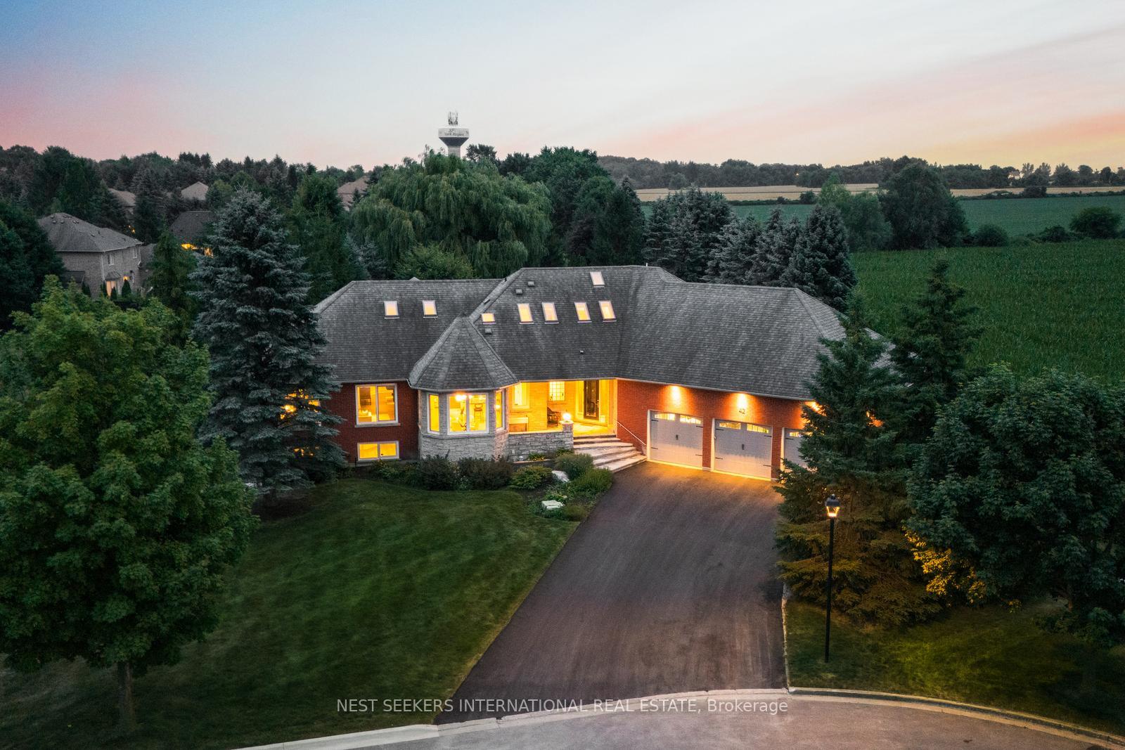 Photo 1 of 42 Witherspoon Way, King, Nobleton — HOMEH