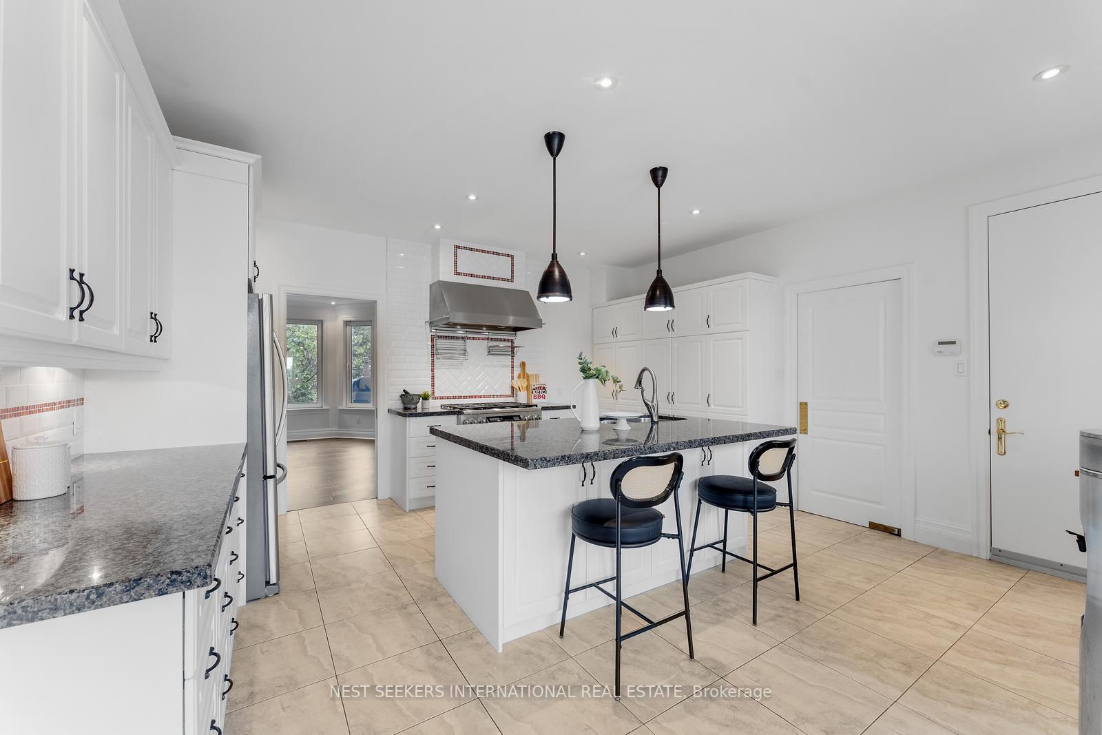 Photo 3 of 42 Witherspoon Way, King, Nobleton — HOMEH