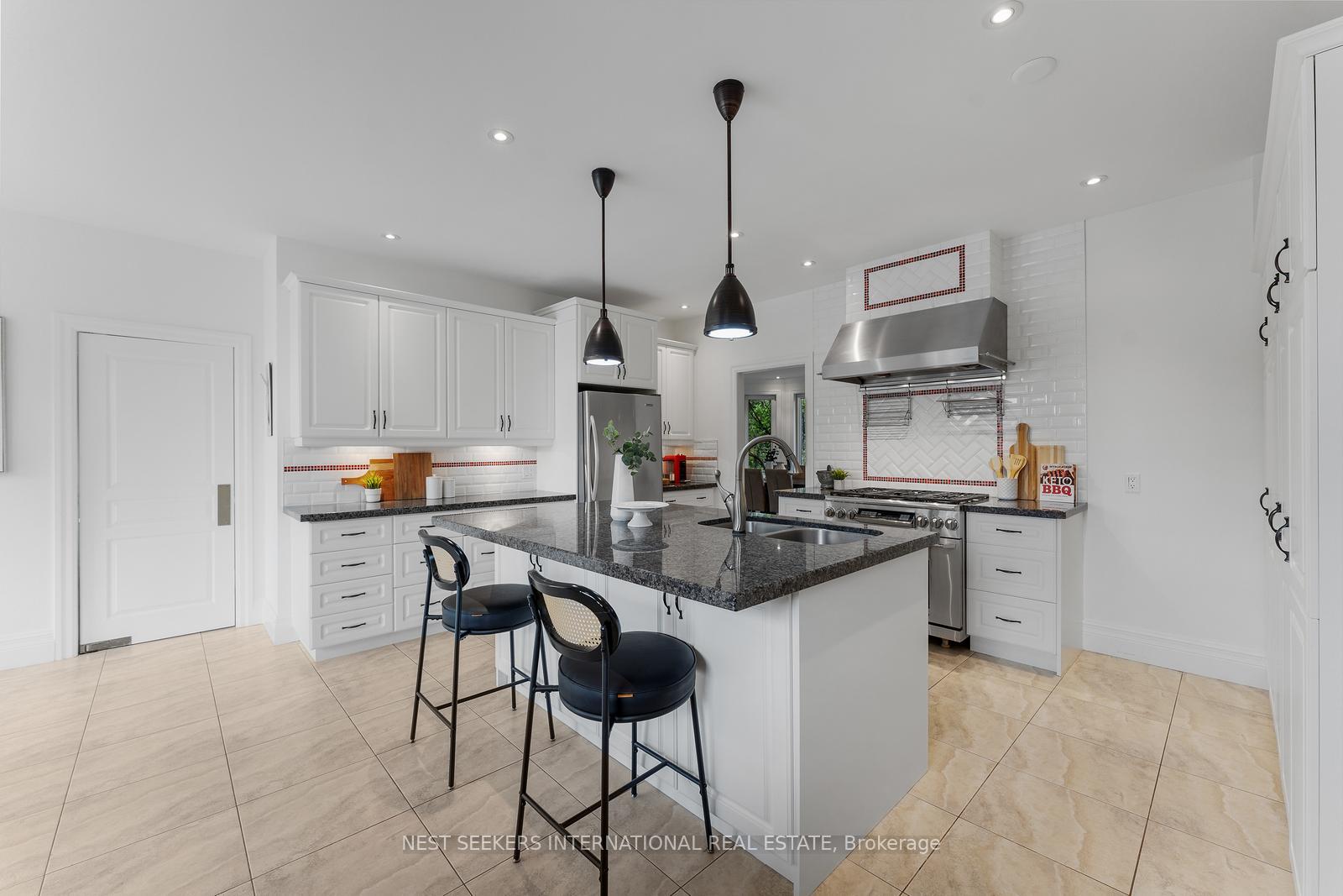 Photo 5 of 42 Witherspoon Way, King, Nobleton — HOMEH
