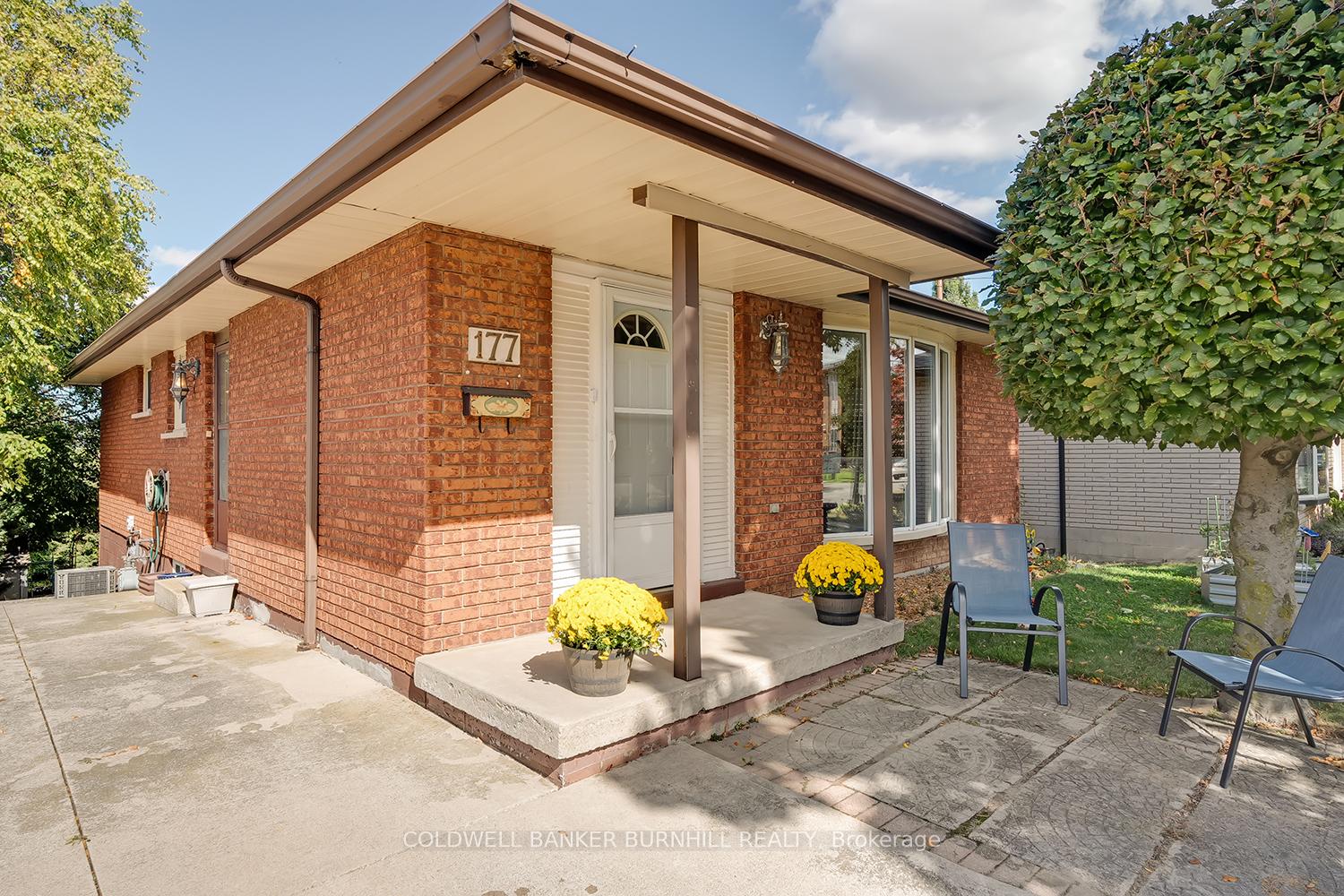 Photo 2 of 177 Lavina Crescent, Hamilton, Mountview — HOMEH