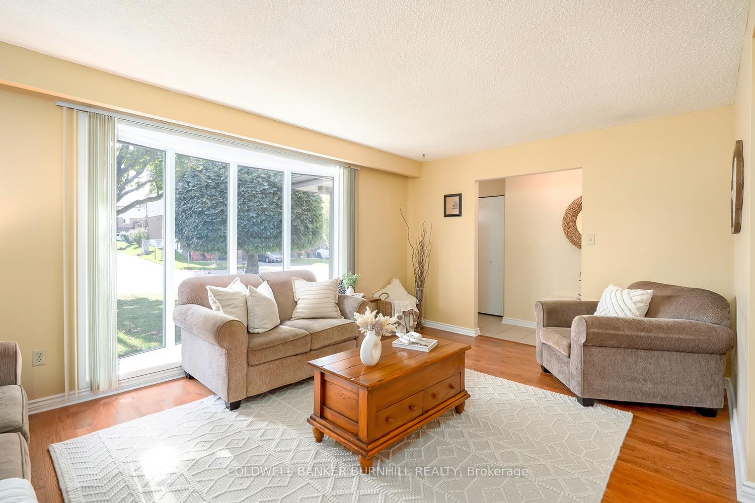 Photo 10 of 177 Lavina Crescent, Hamilton, Mountview — HOMEH