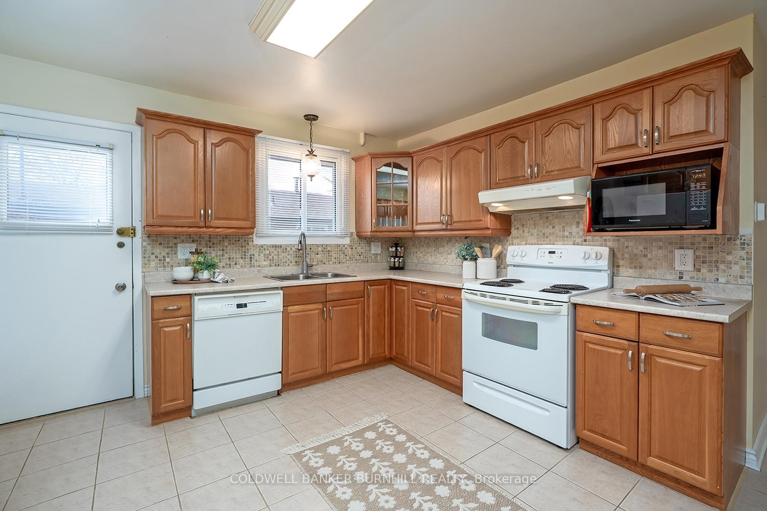 Photo 15 of 177 Lavina Crescent, Hamilton, Mountview — HOMEH