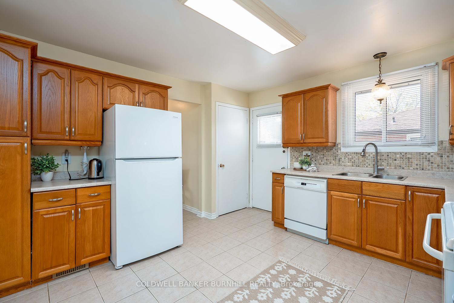 Photo 17 of 177 Lavina Crescent, Hamilton, Mountview — HOMEH