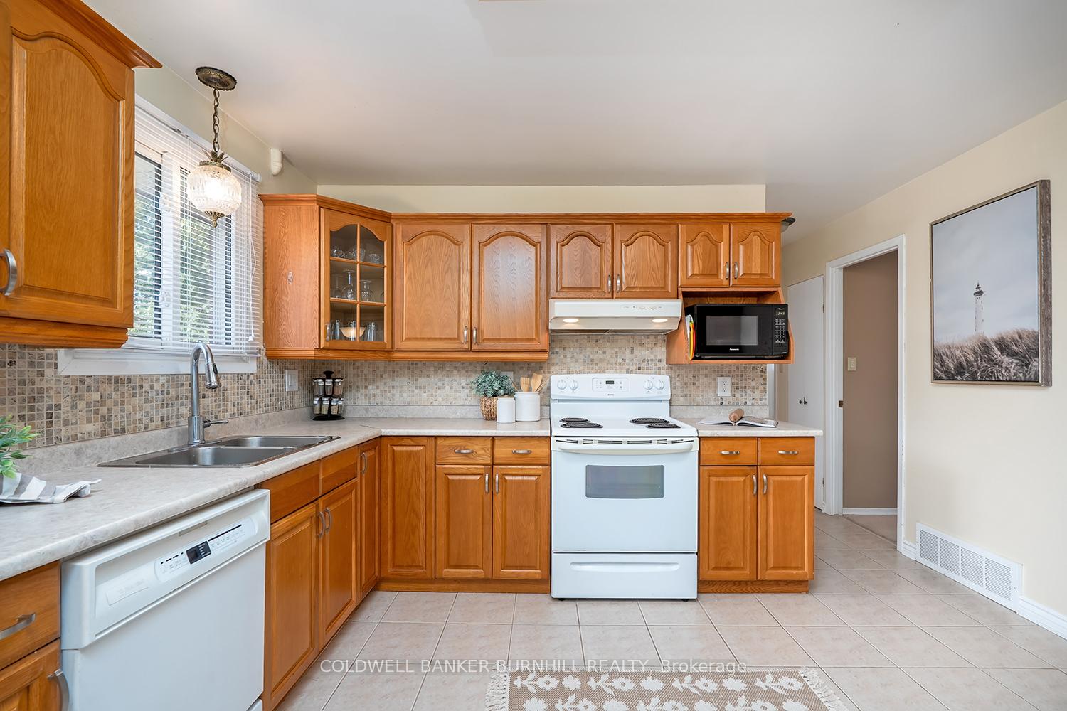 Photo 19 of 177 Lavina Crescent, Hamilton, Mountview — HOMEH