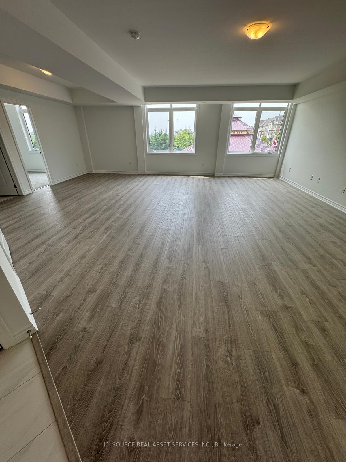 Photo 17 of Unit 203, 439 Dougall Avenue, Caledon, Rural Caledon — HOMEH