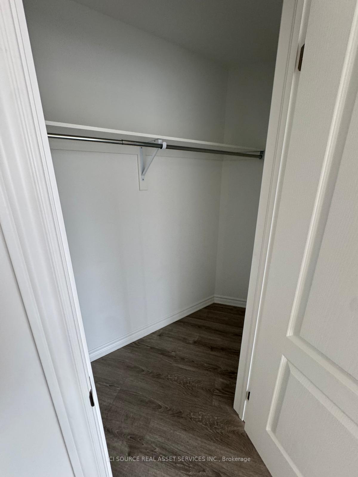 Photo 19 of Unit 203, 439 Dougall Avenue, Caledon, Rural Caledon — HOMEH