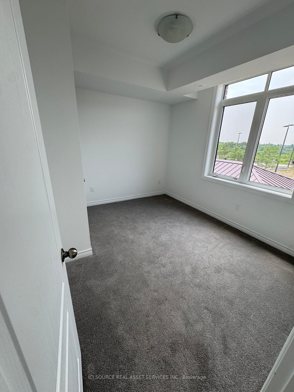 Photo 21 of Unit 203, 439 Dougall Avenue, Caledon, Rural Caledon — HOMEH