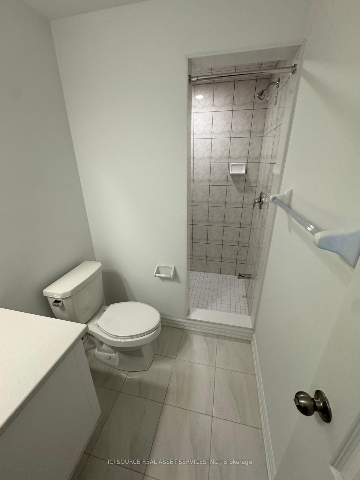 Photo 26 of Unit 203, 439 Dougall Avenue, Caledon, Rural Caledon — HOMEH