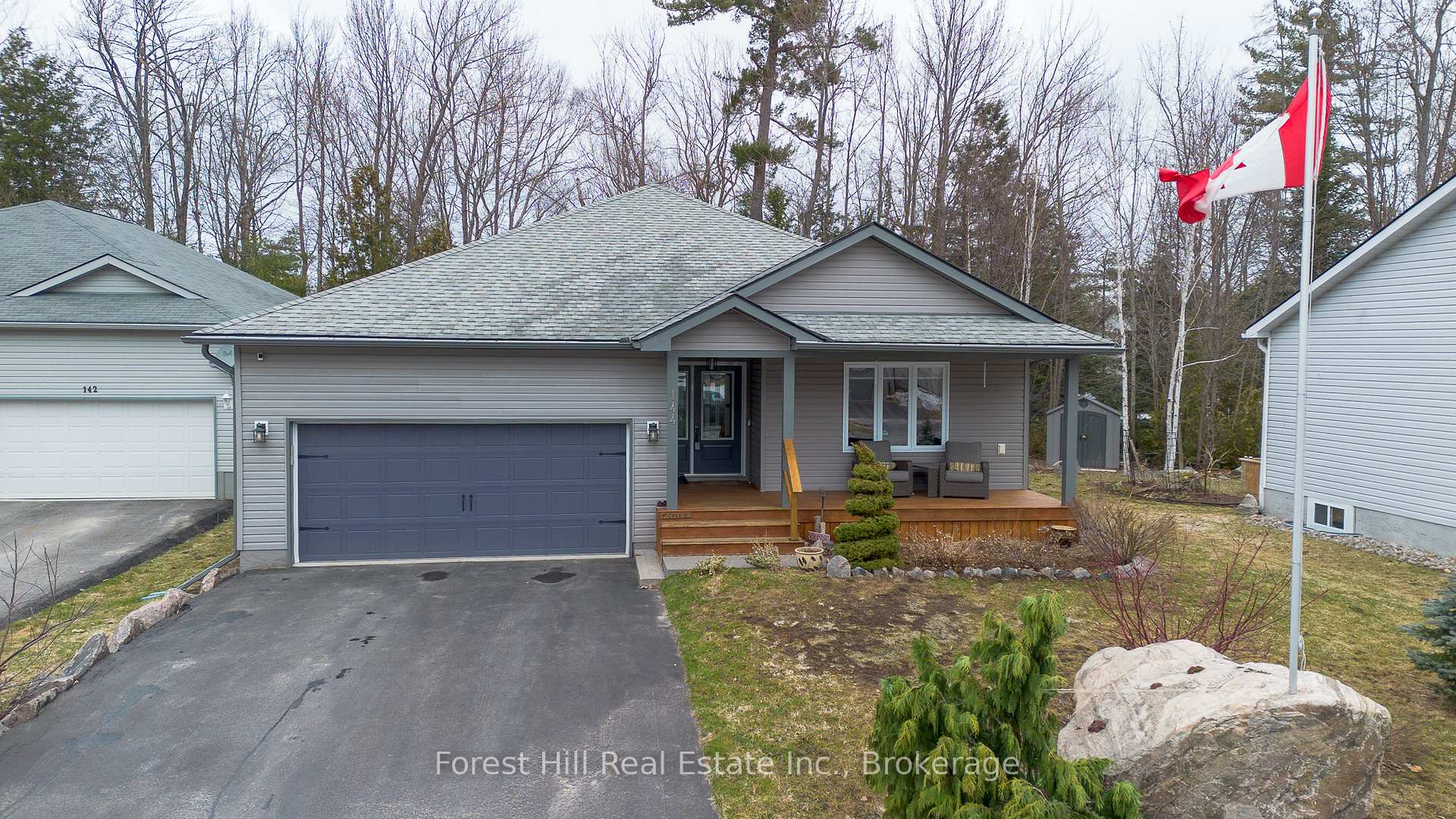 Front of 144 Pineridge Gate