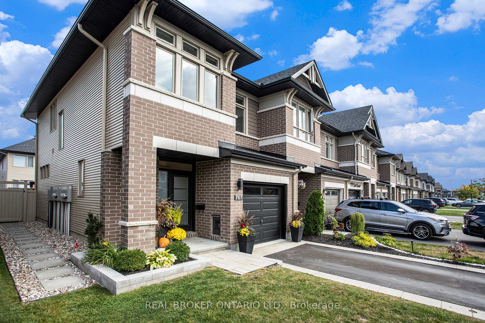 Photo 4 of 767 Cairn Crescent, Ottawa, Mer Bleue/Bradley Estates/Anderson Park — HOMEH