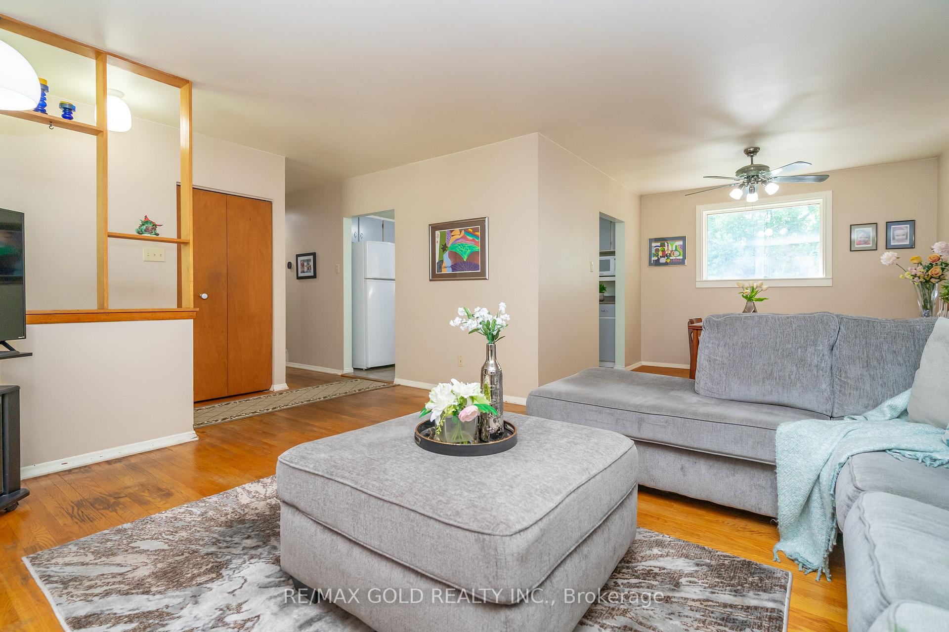 Photo 8 of 43 Alexandria Crescent, Brampton, Avondale — HOMEH