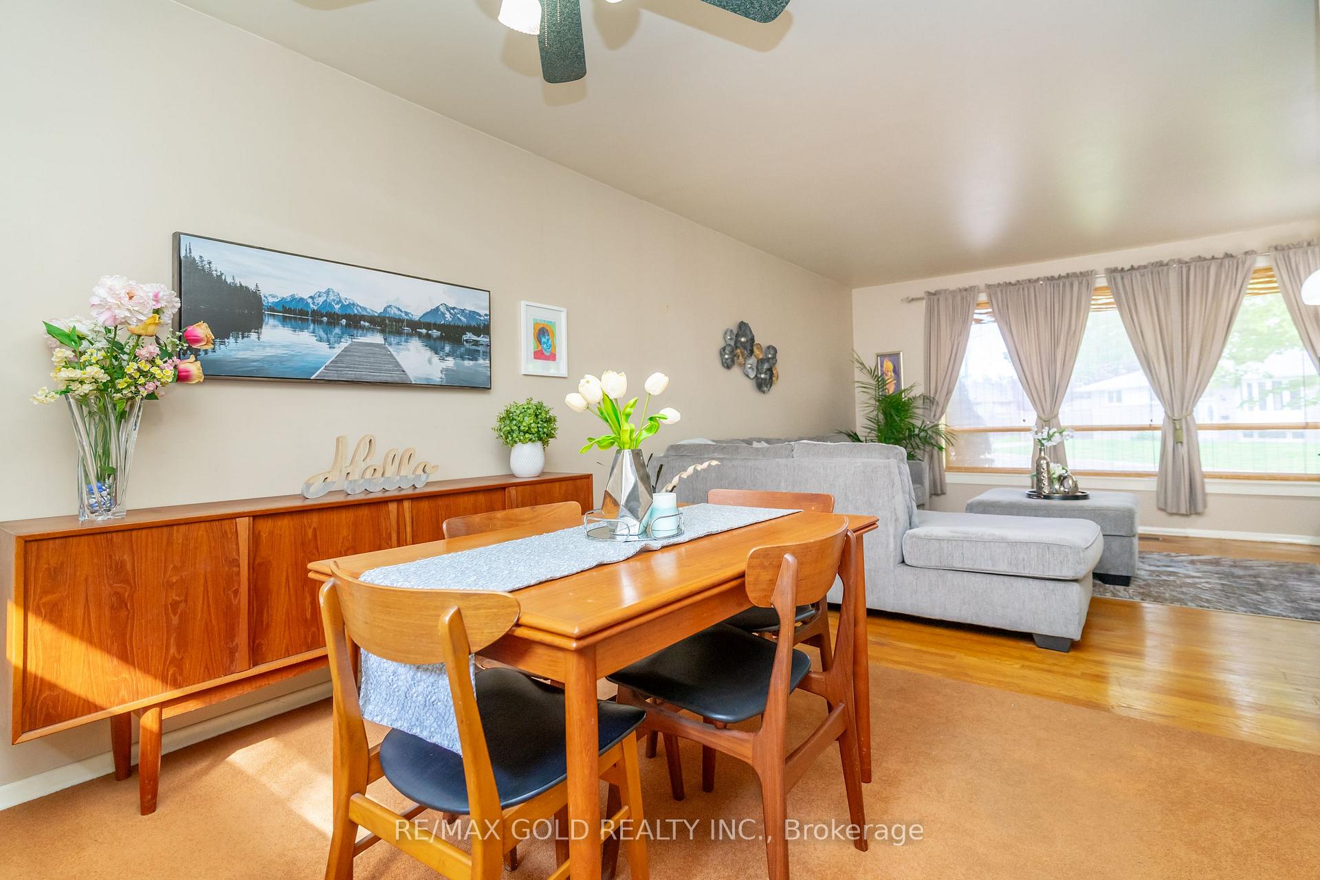Photo 11 of 43 Alexandria Crescent, Brampton, Avondale — HOMEH