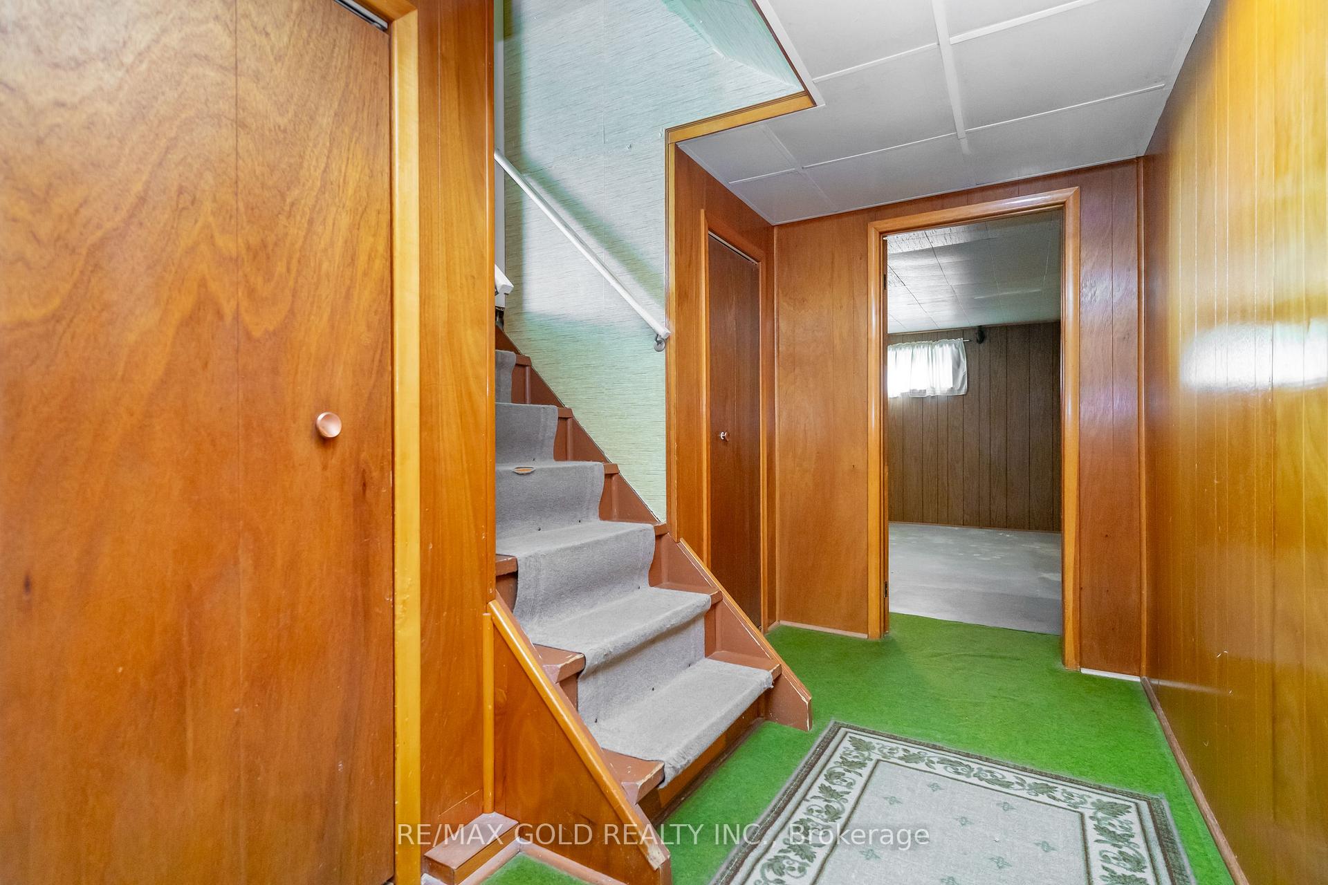 Photo 24 of 43 Alexandria Crescent, Brampton, Avondale — HOMEH