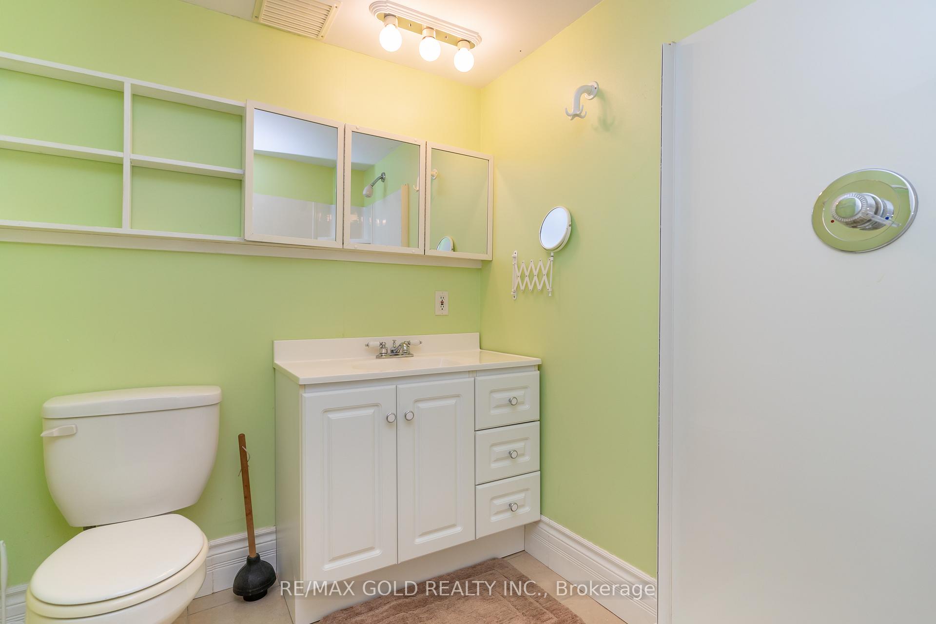 Photo 29 of 43 Alexandria Crescent, Brampton, Avondale — HOMEH
