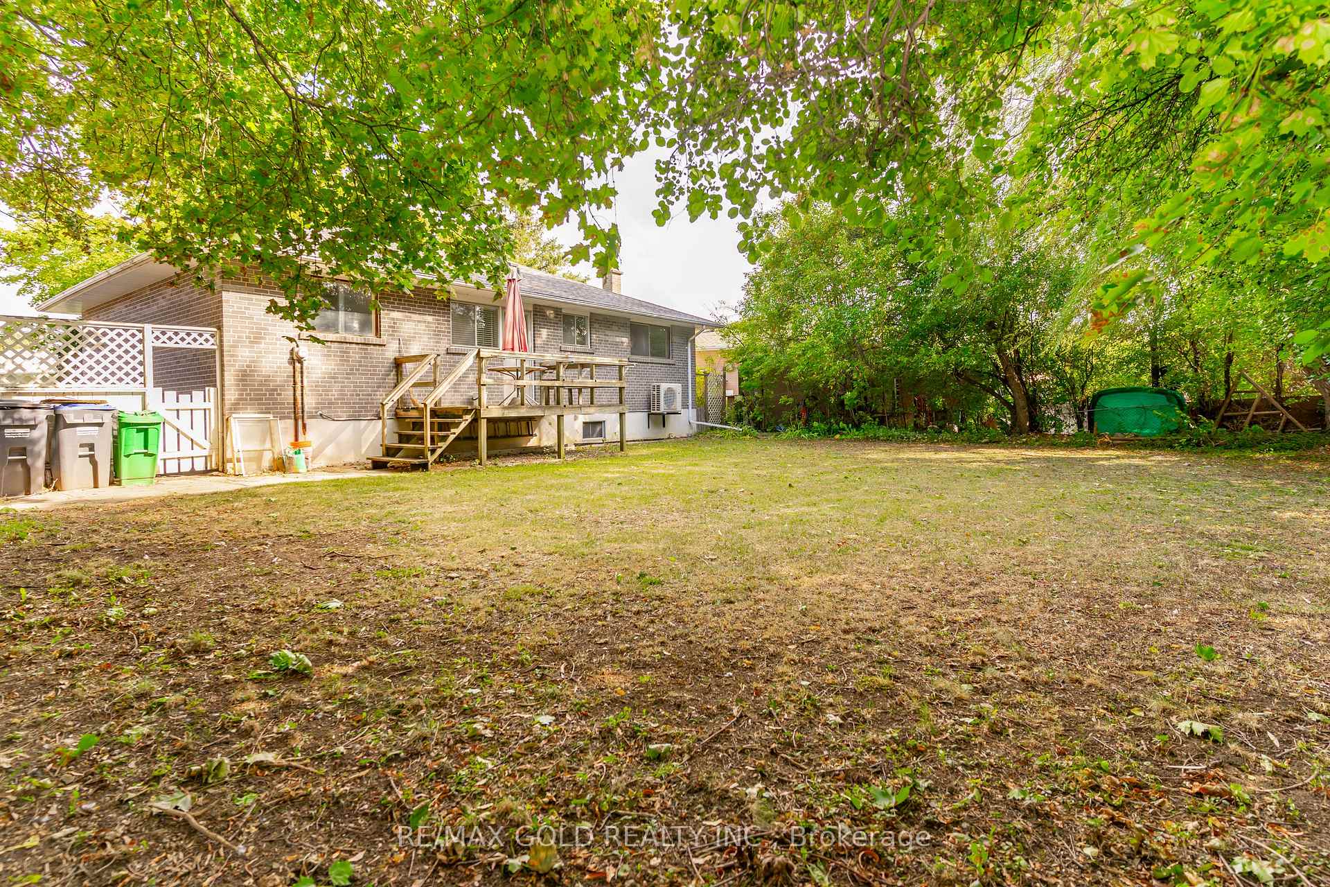 Photo 31 of 43 Alexandria Crescent, Brampton, Avondale — HOMEH