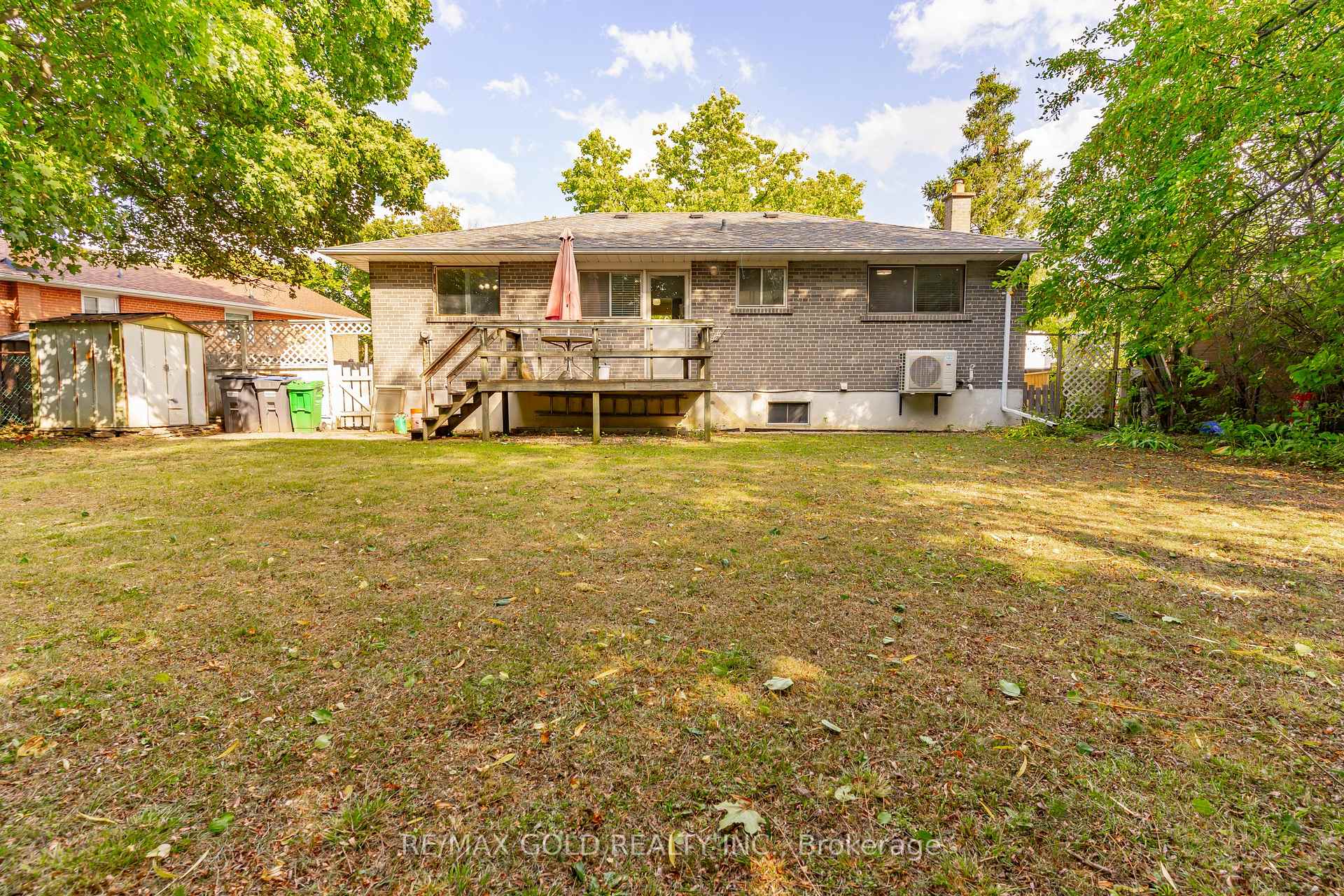 Photo 32 of 43 Alexandria Crescent, Brampton, Avondale — HOMEH
