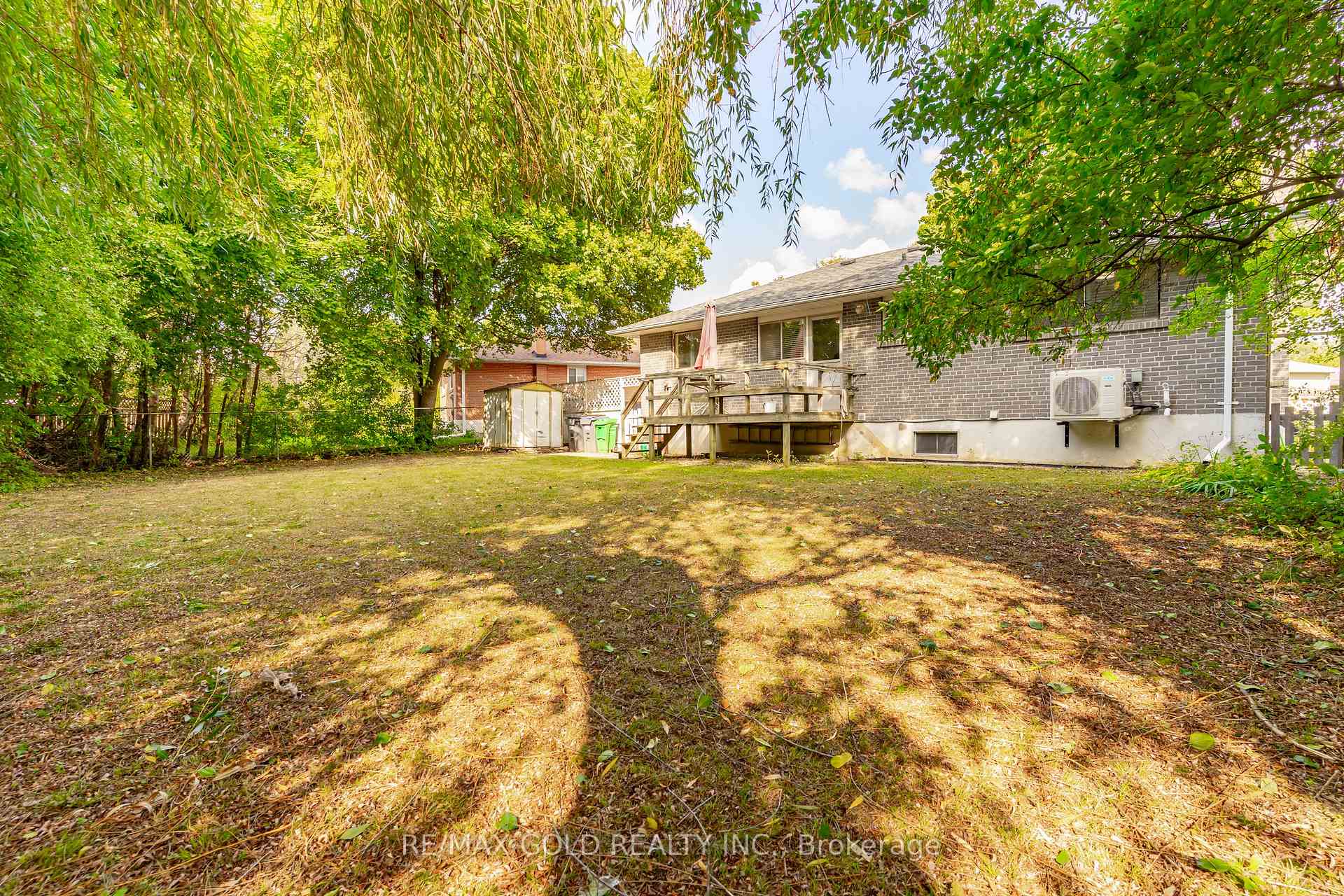 Photo 33 of 43 Alexandria Crescent, Brampton, Avondale — HOMEH