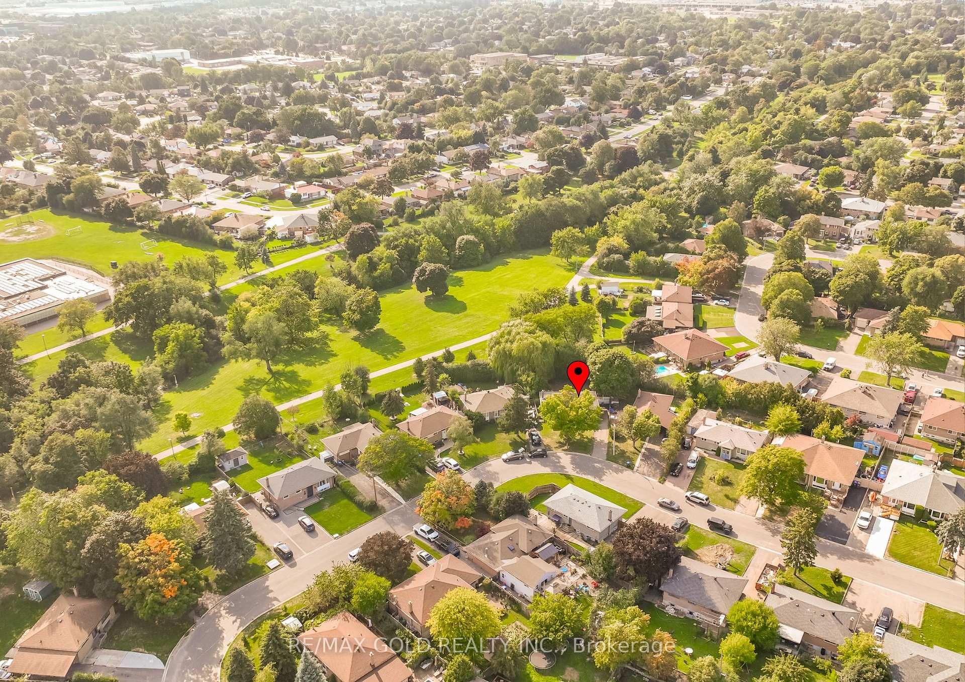 Photo 37 of 43 Alexandria Crescent, Brampton, Avondale — HOMEH
