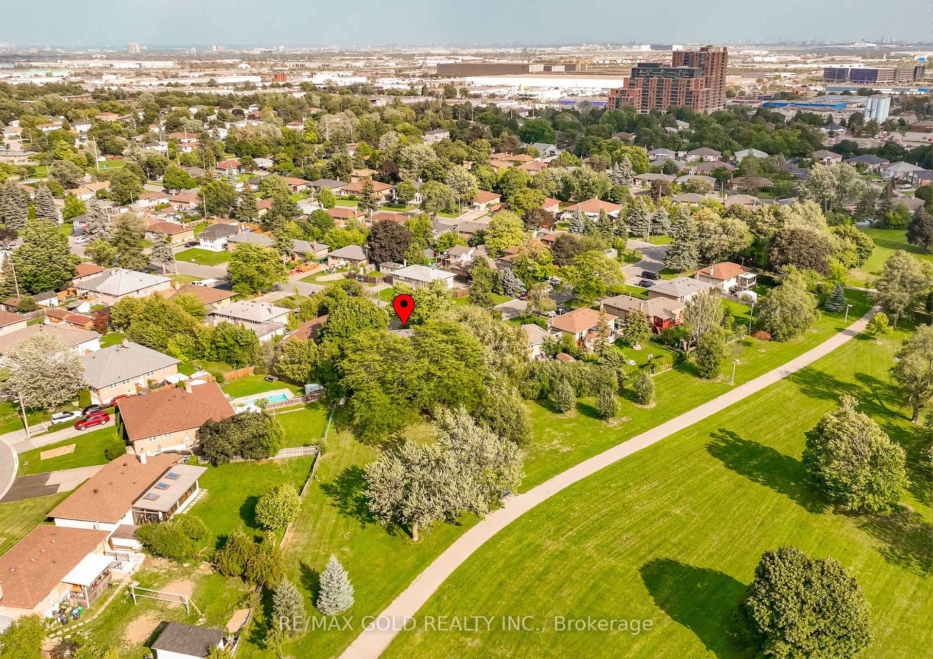 Photo 39 of 43 Alexandria Crescent, Brampton, Avondale — HOMEH