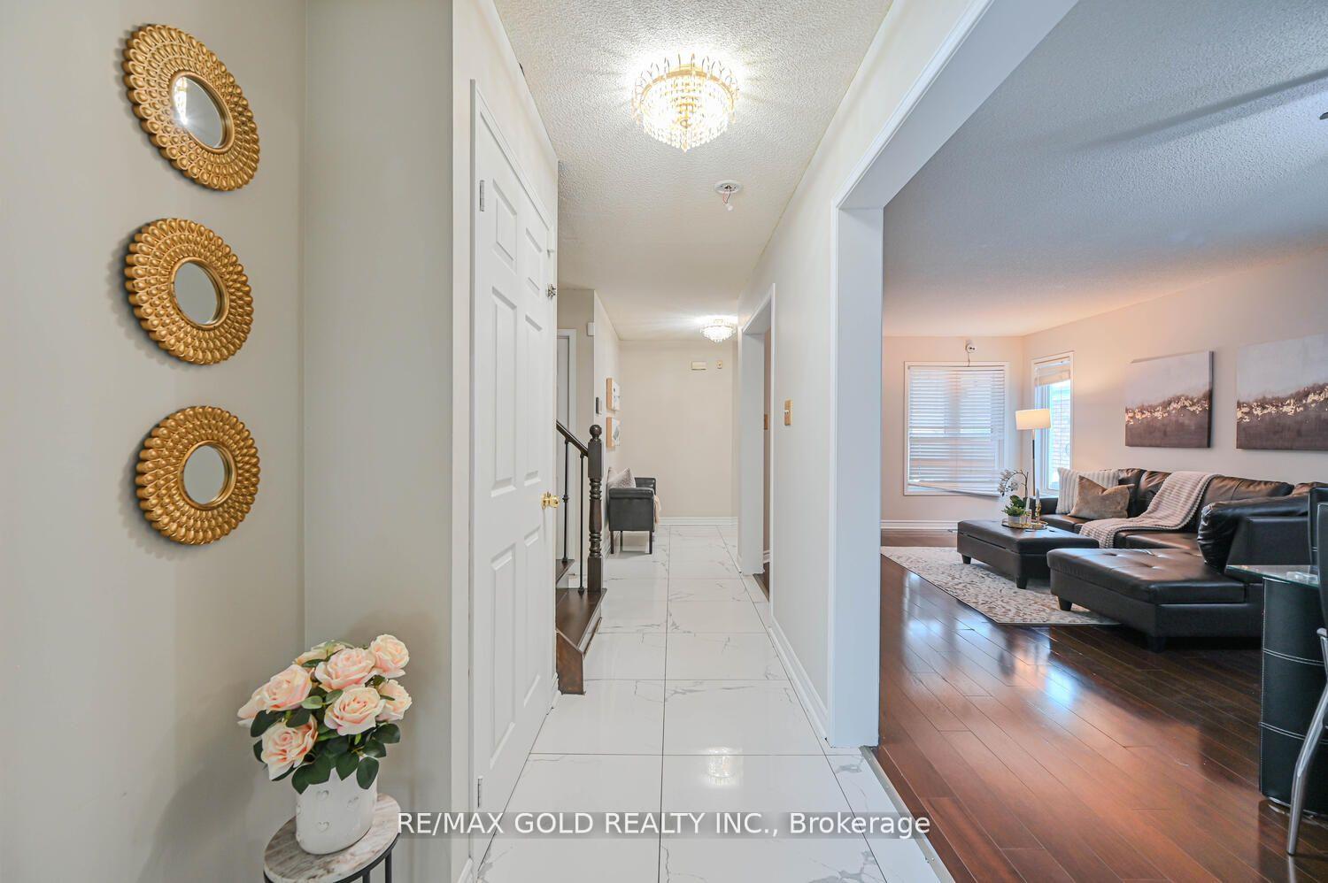 Photo 9 of 27 Buttercup Lane, Brampton, Sandringham-Wellington — HOMEH