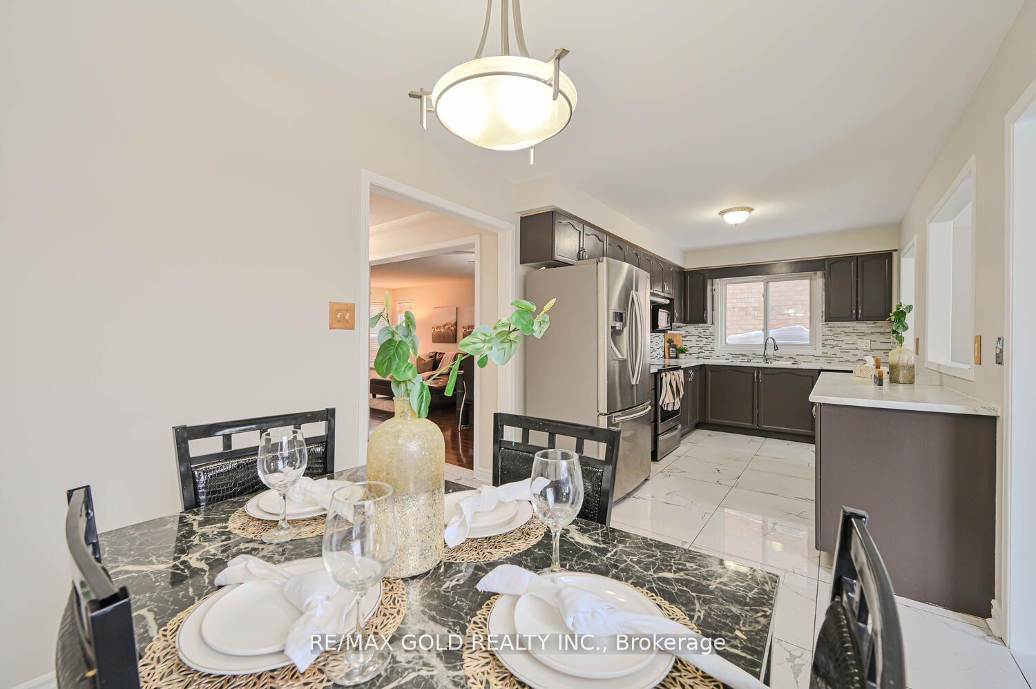 Photo 10 of 27 Buttercup Lane, Brampton, Sandringham-Wellington — HOMEH