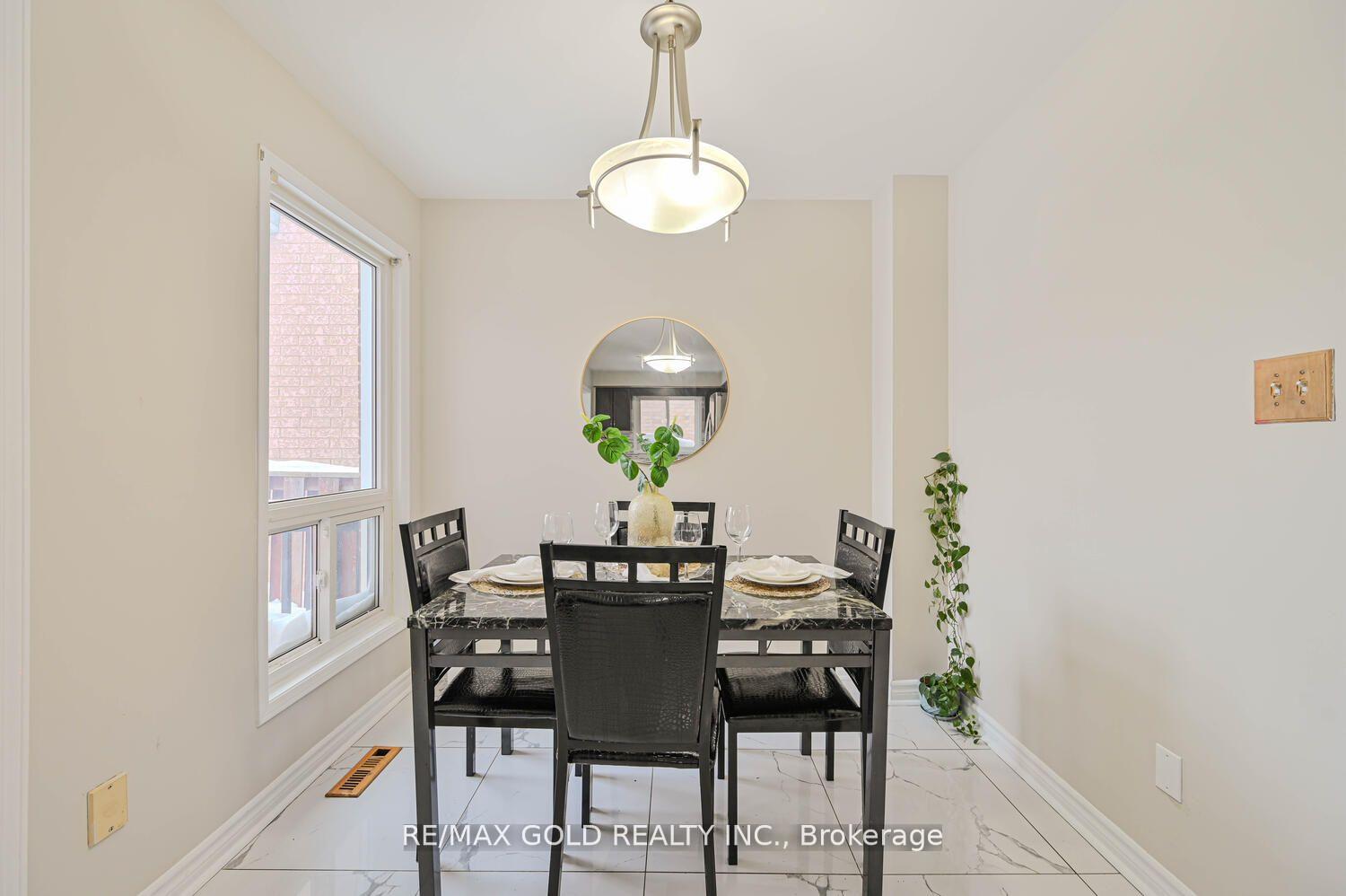 Photo 11 of 27 Buttercup Lane, Brampton, Sandringham-Wellington — HOMEH