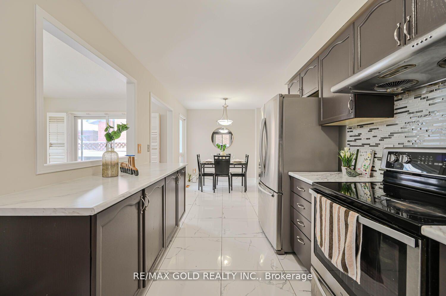 Photo 16 of 27 Buttercup Lane, Brampton, Sandringham-Wellington — HOMEH