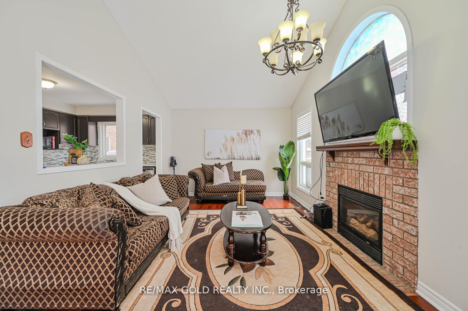 Photo 17 of 27 Buttercup Lane, Brampton, Sandringham-Wellington — HOMEH