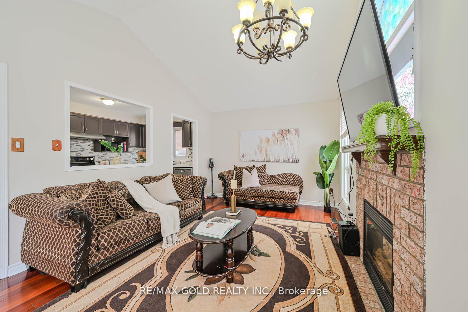 Photo 19 of 27 Buttercup Lane, Brampton, Sandringham-Wellington — HOMEH