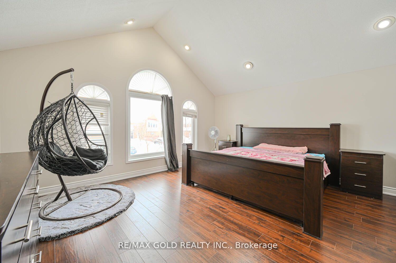 Photo 28 of 27 Buttercup Lane, Brampton, Sandringham-Wellington — HOMEH