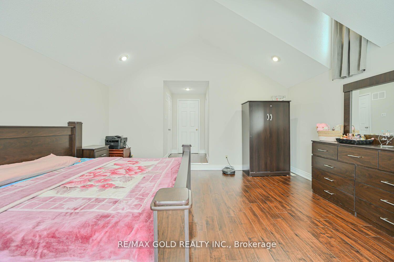 Photo 29 of 27 Buttercup Lane, Brampton, Sandringham-Wellington — HOMEH
