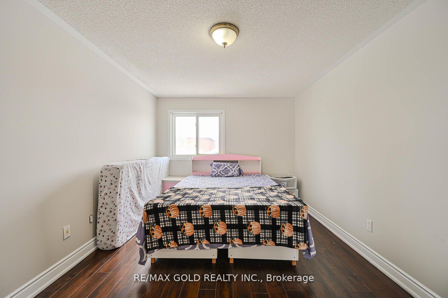 Photo 34 of 27 Buttercup Lane, Brampton, Sandringham-Wellington — HOMEH