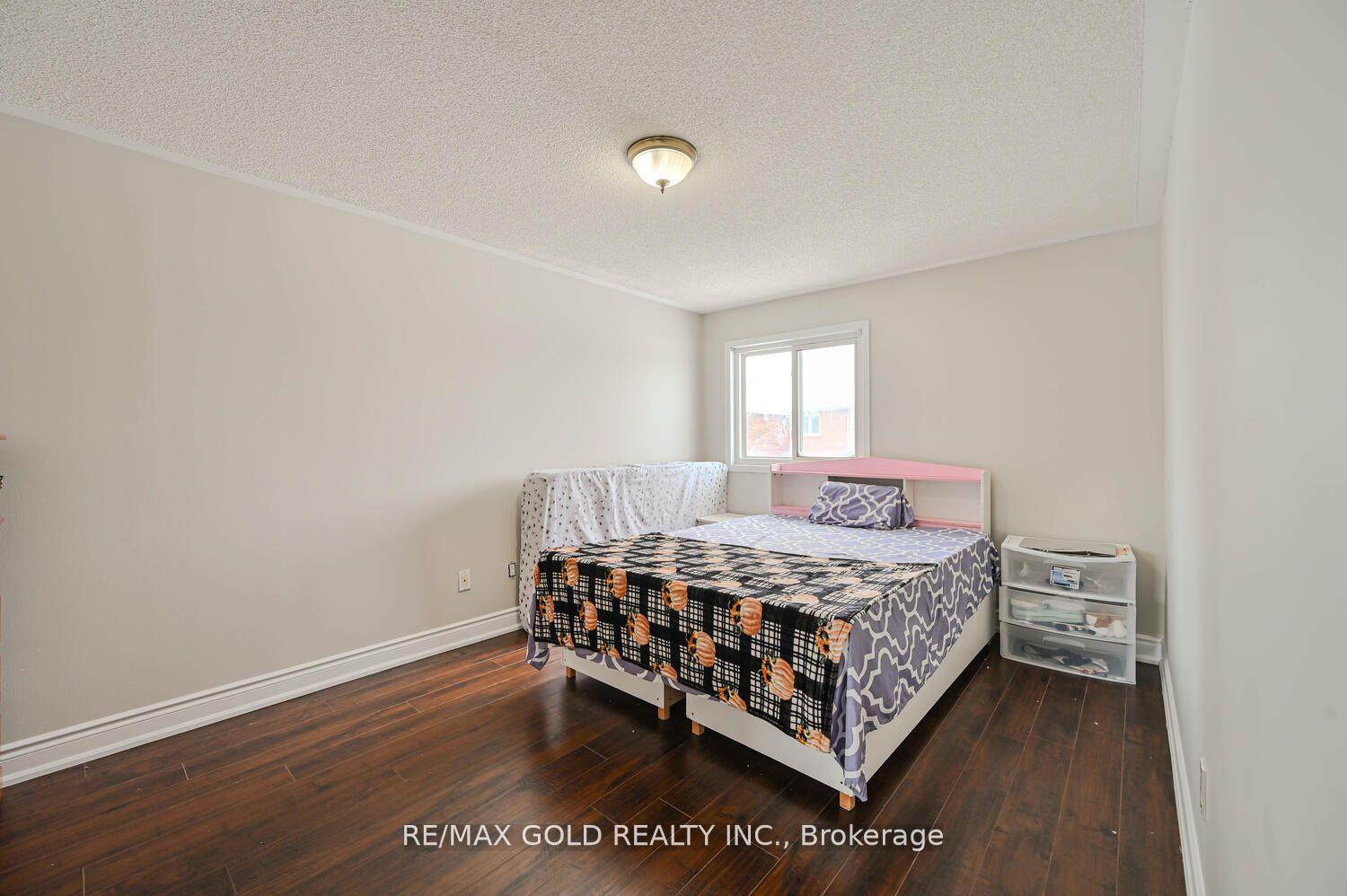 Photo 35 of 27 Buttercup Lane, Brampton, Sandringham-Wellington — HOMEH