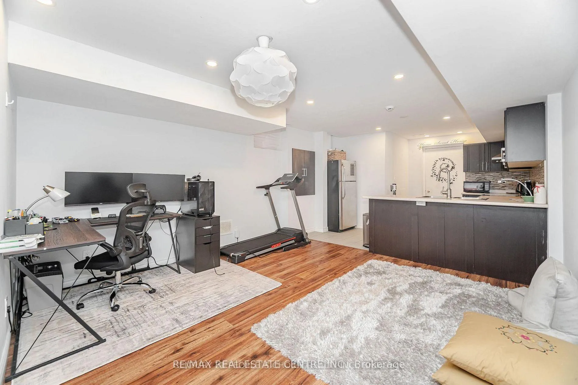 Photo 4 of 351 Holmes Crescent, Milton, Scott — HOMEH
