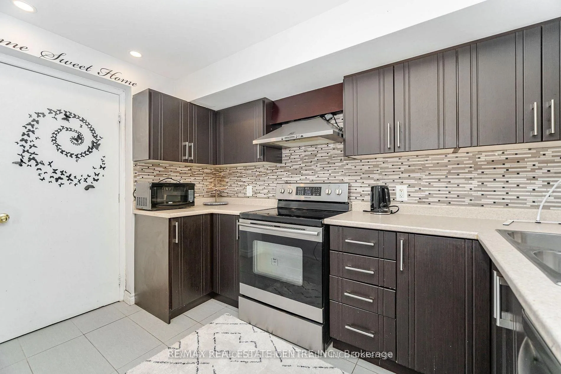 Photo 6 of 351 Holmes Crescent, Milton, Scott — HOMEH