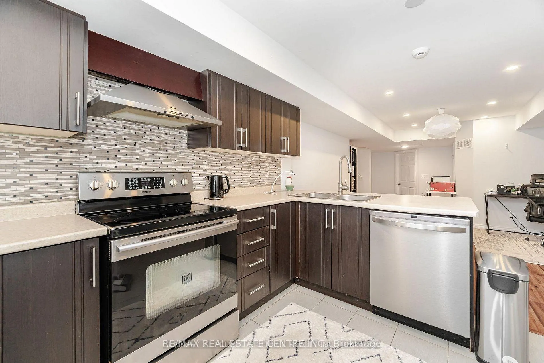 Photo 7 of 351 Holmes Crescent, Milton, Scott — HOMEH